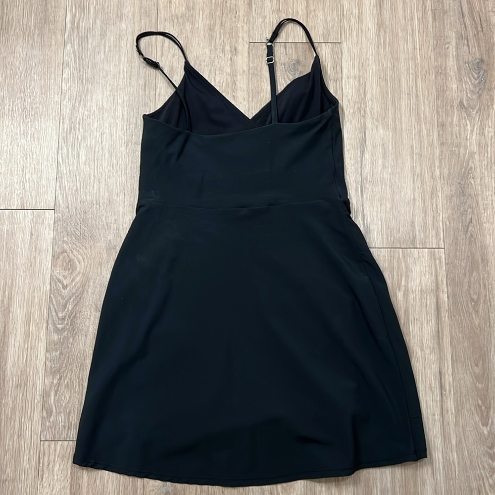 Abercrombie and Fitch women’s v neck athletic dress - Picture 4 of 5